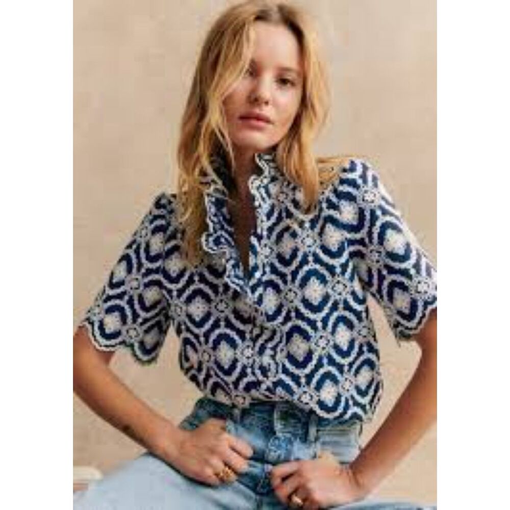 Sézane Navy Cream Medallion Embroidered Top Size 34 (US XS)